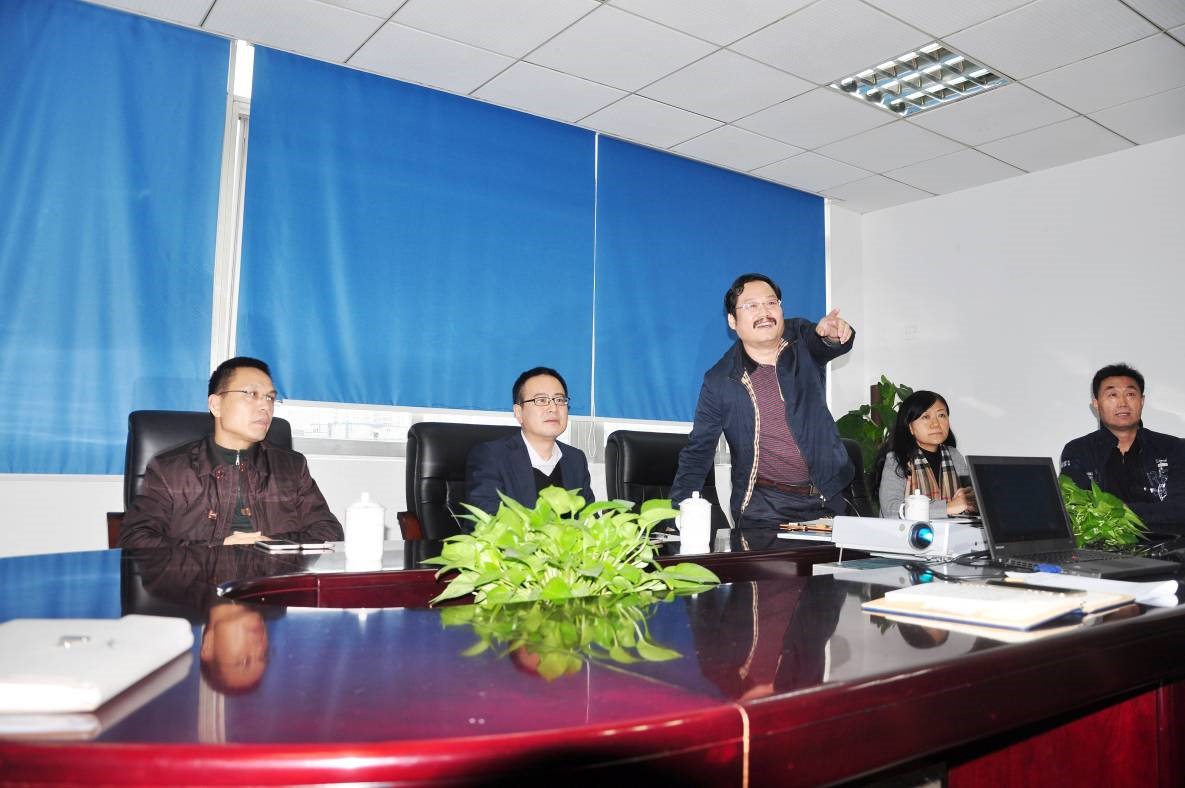 殷一民董事长视察机械事业部