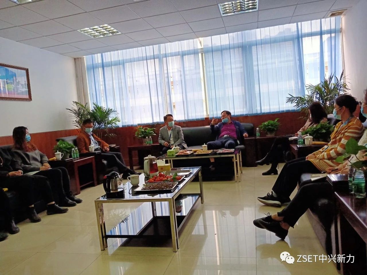 公司召开女职工座谈会，庆祝国际劳动妇女节